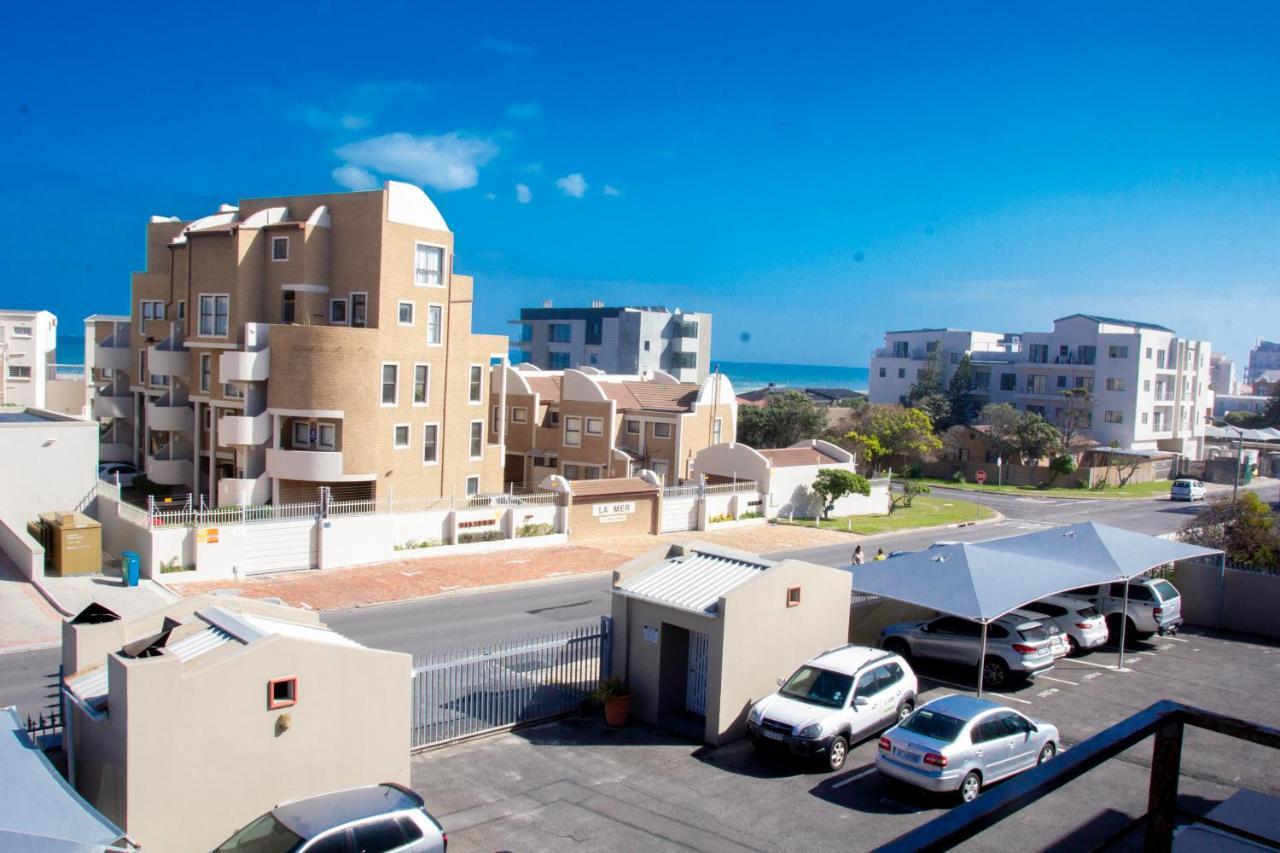Caline Vip Apartments, Beach Close Bloubergstrand Exterior photo