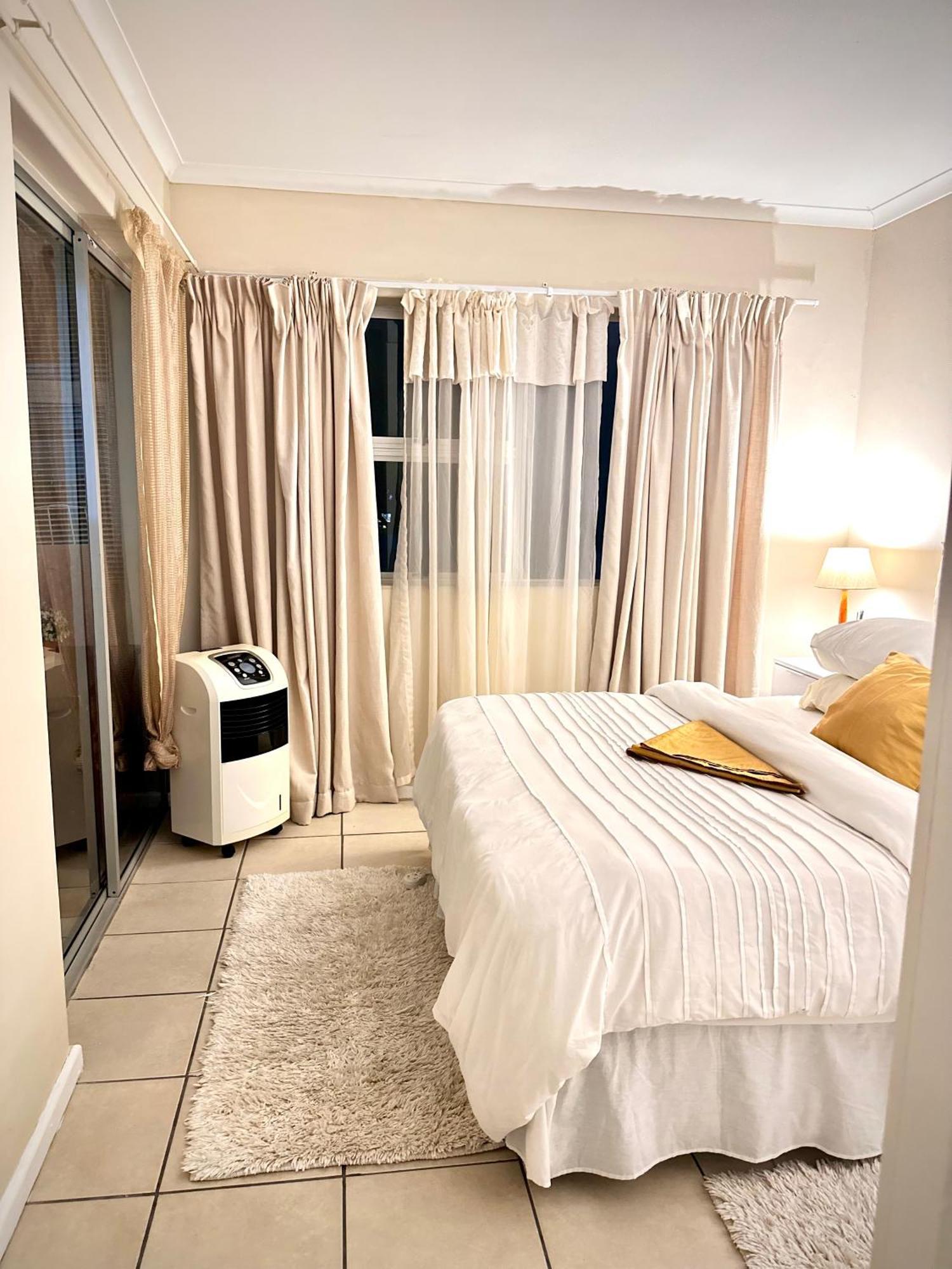 Caline Vip Apartments, Beach Close Bloubergstrand Exterior photo