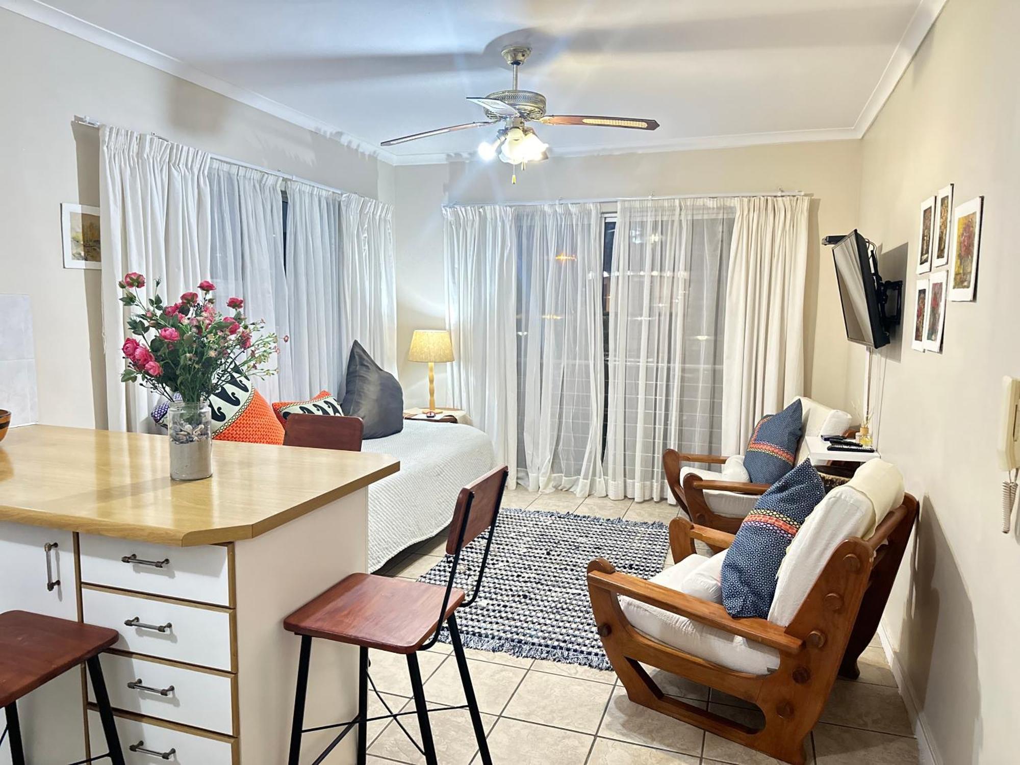 Caline Vip Apartments, Beach Close Bloubergstrand Room photo