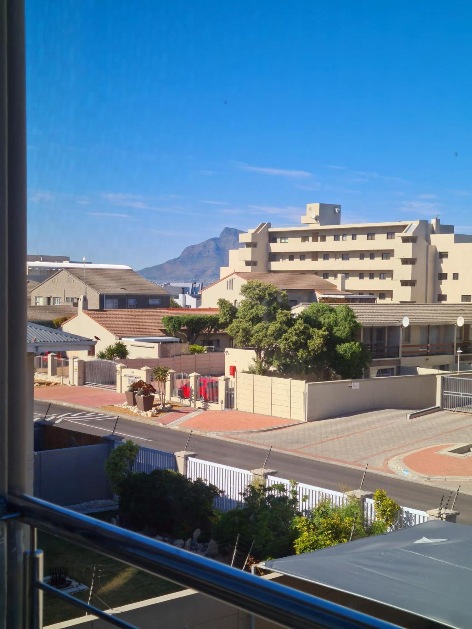 Caline Vip Apartments, Beach Close Bloubergstrand Room photo